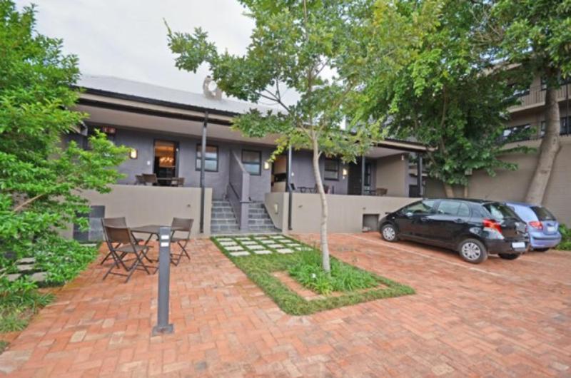 The Space Guest House Johannesburg Exterior photo